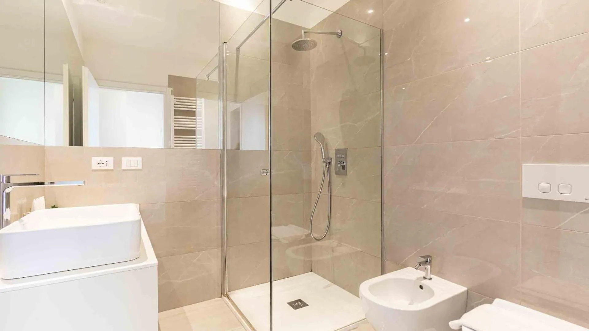 Cute And Central Duomo Apartment - Red Μιλάνο