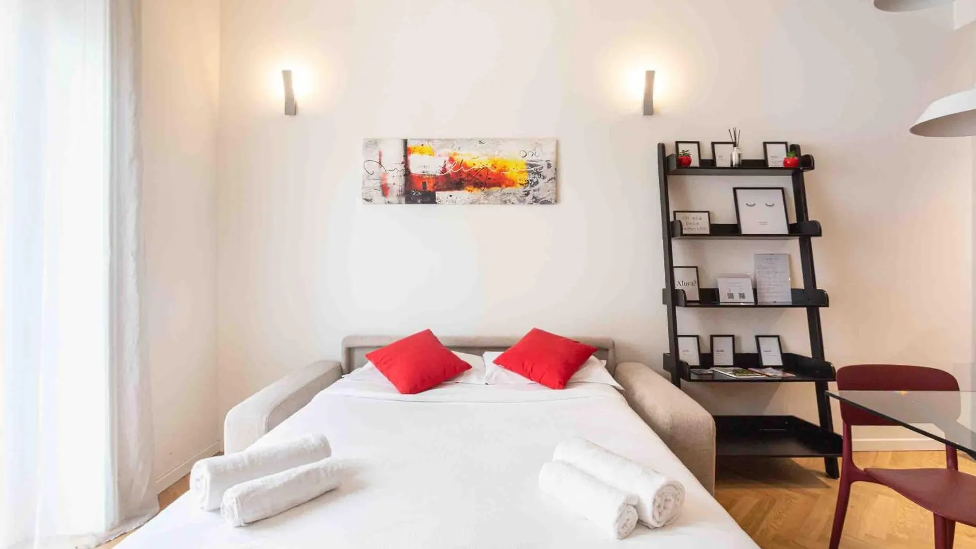 Cute And Central Duomo Apartment - Red Milan Italy