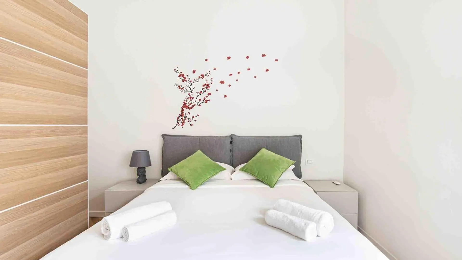 Cute And Central Duomo Apartment - Red Milan