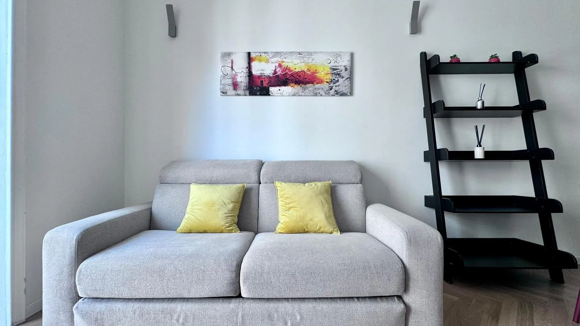 Cute And Central Duomo Apartment - Red Milánó